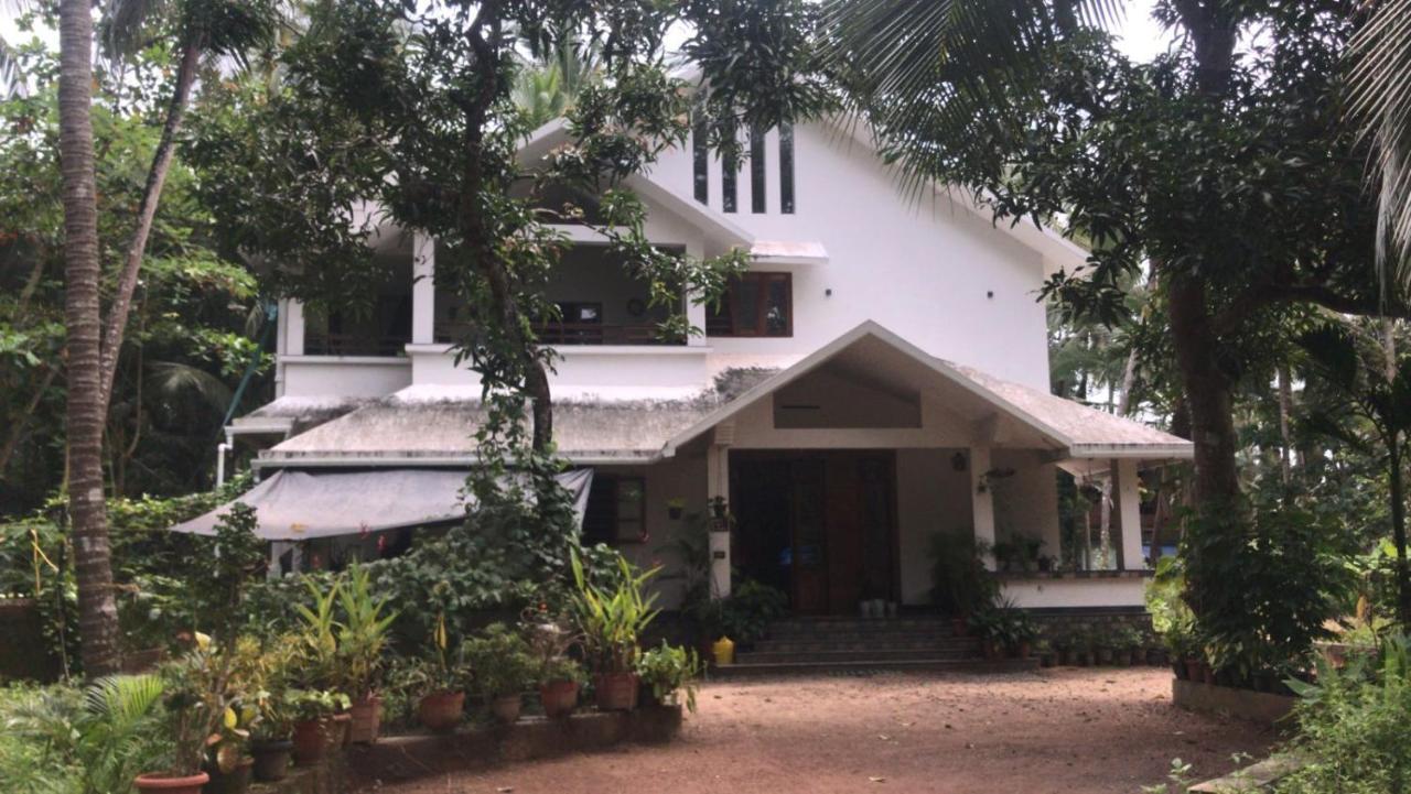 Shruthi'S Aarohi-Nature'S Retreat Mulappilangād Exterior foto